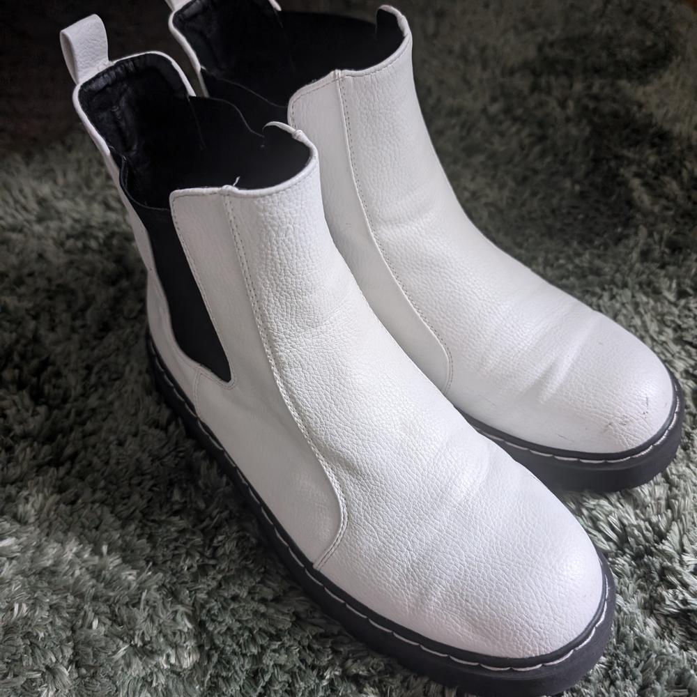 Black Leather Upper Shoes